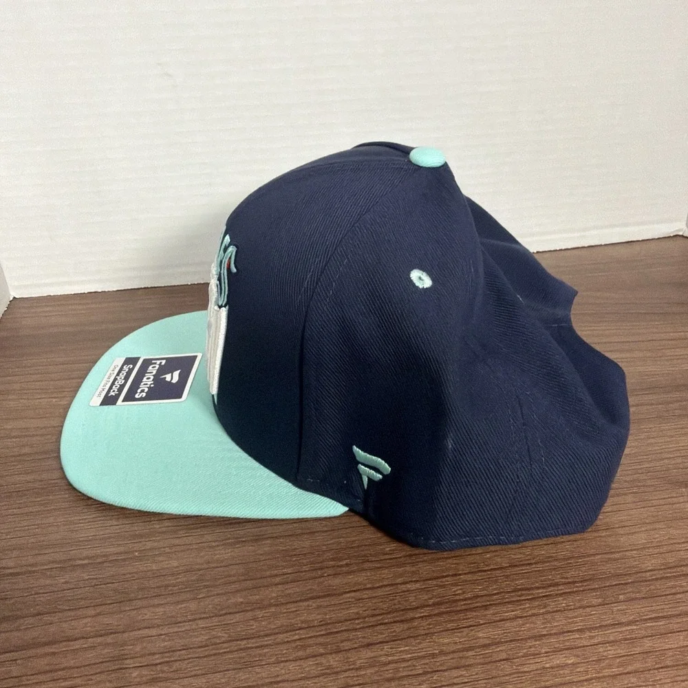 Men's Fanatics Navy/Blue Seattle Kraken Heritage Retro Two-Tone Snapback Hat New
